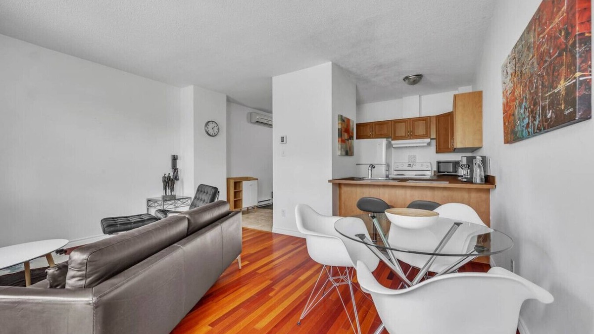 Hull Apartment | Wright apartment 4