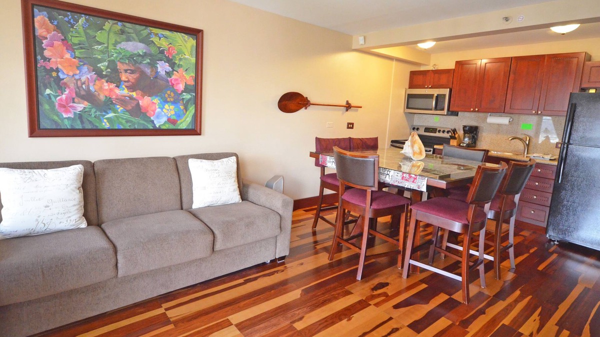 Waikiki Apartment | WS2105 Paradise Awaits Parking, Beach Pool & Gym
