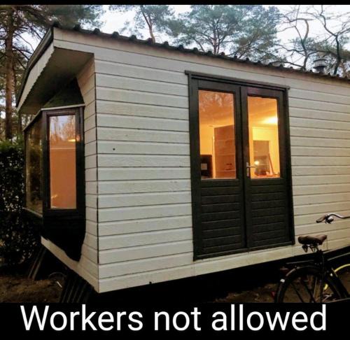 IJhorst Ski Chalet | Wulft 47 Zonnig gezellig 6p chalet met zwembad in bosrijke omgeving op Familie Camping de Vossenburcht