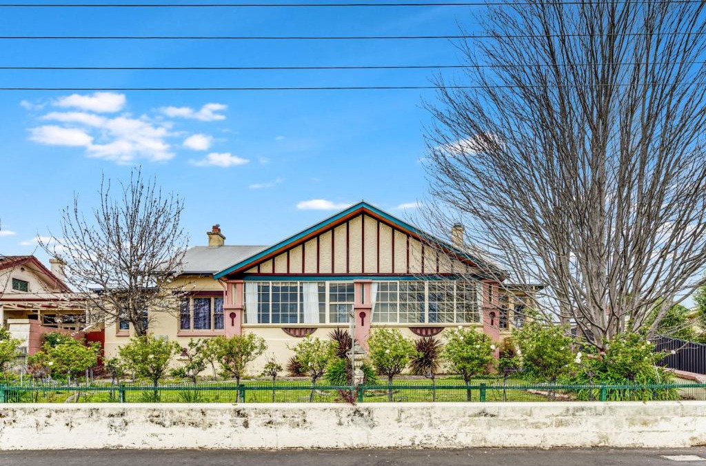 Mount Gambier Bed & Breakfast | Wyatt Guest House