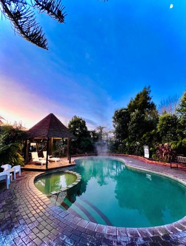 Fenton Street Hotel | Wylie Court Motor Lodge