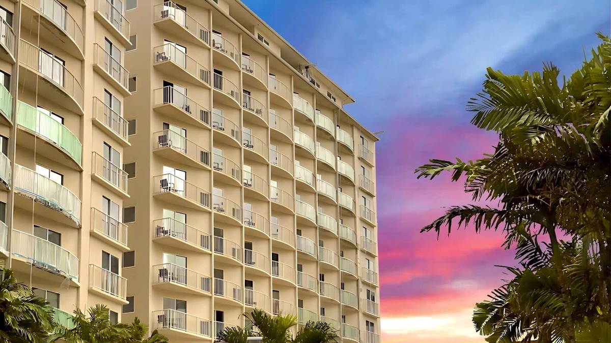 Waikiki Resort | Wyndham at Waikiki Beach Walk - Many Dates Available! - Hosted by Travelscowt