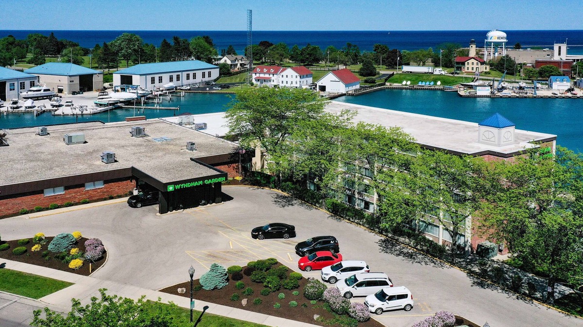Downtown Kenosha Hotel | Wyndham Garden Kenosha Harborside