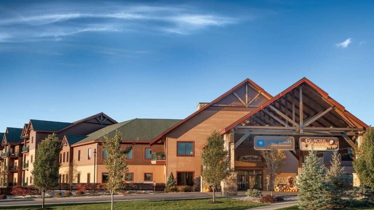 Lake Delton Condo | Wyndham Glacier Canyon |2BR/2BA King Suite w/Balc
