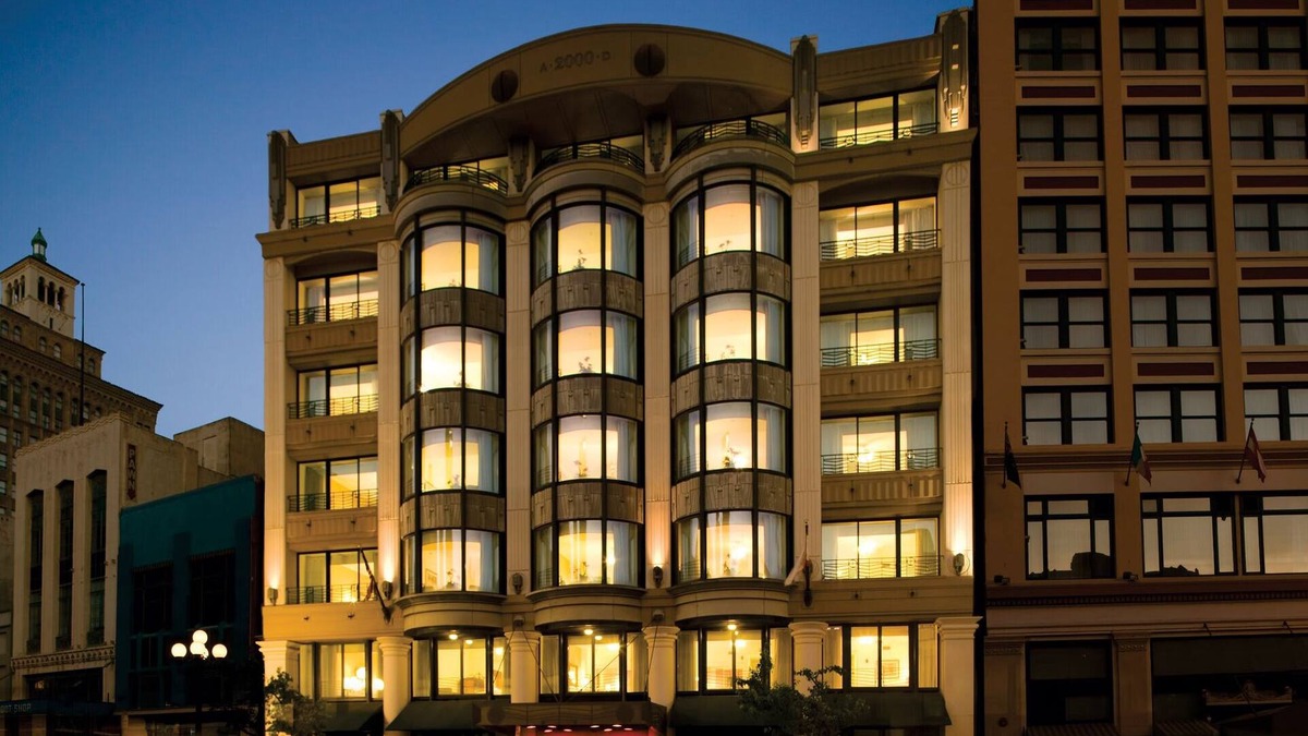 Gaslamp Quarter Condo | Wyndham Harbour Lights | Five Studio Suites
