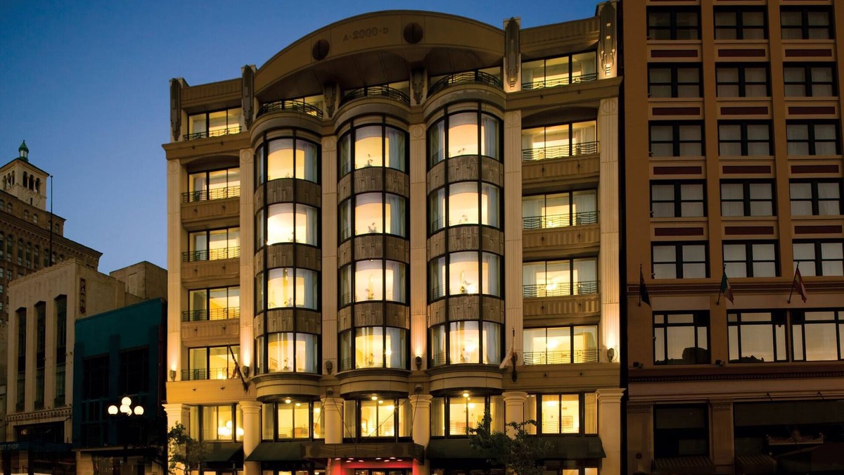 Gaslamp Quarter Condo | Wyndham Harbour Lights | Five Studio Suites