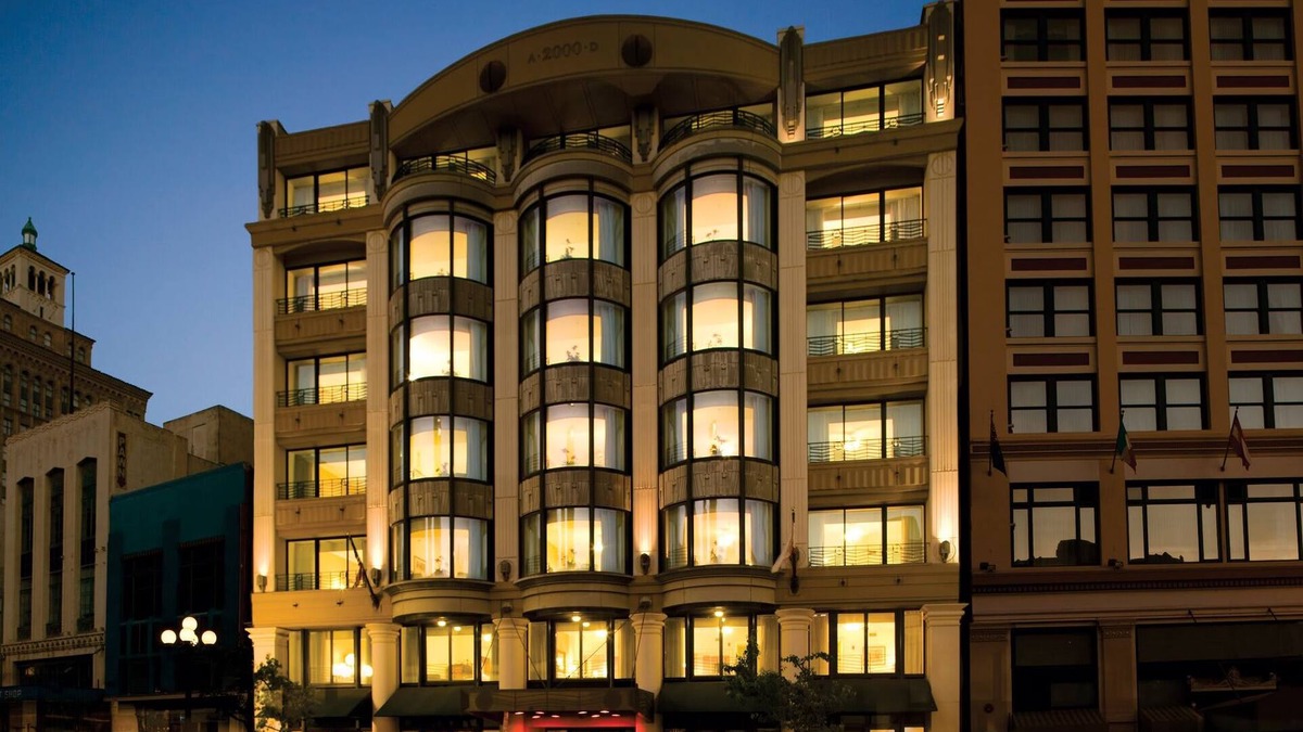 Gaslamp Quarter Condo | Wyndham Harbour Lights | Six Studio Suites