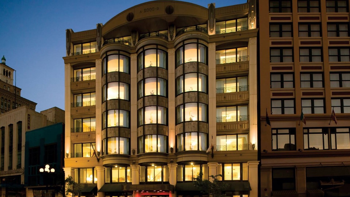 Gaslamp Quarter Condo | Wyndham Harbour Lights | Six Studio Suites