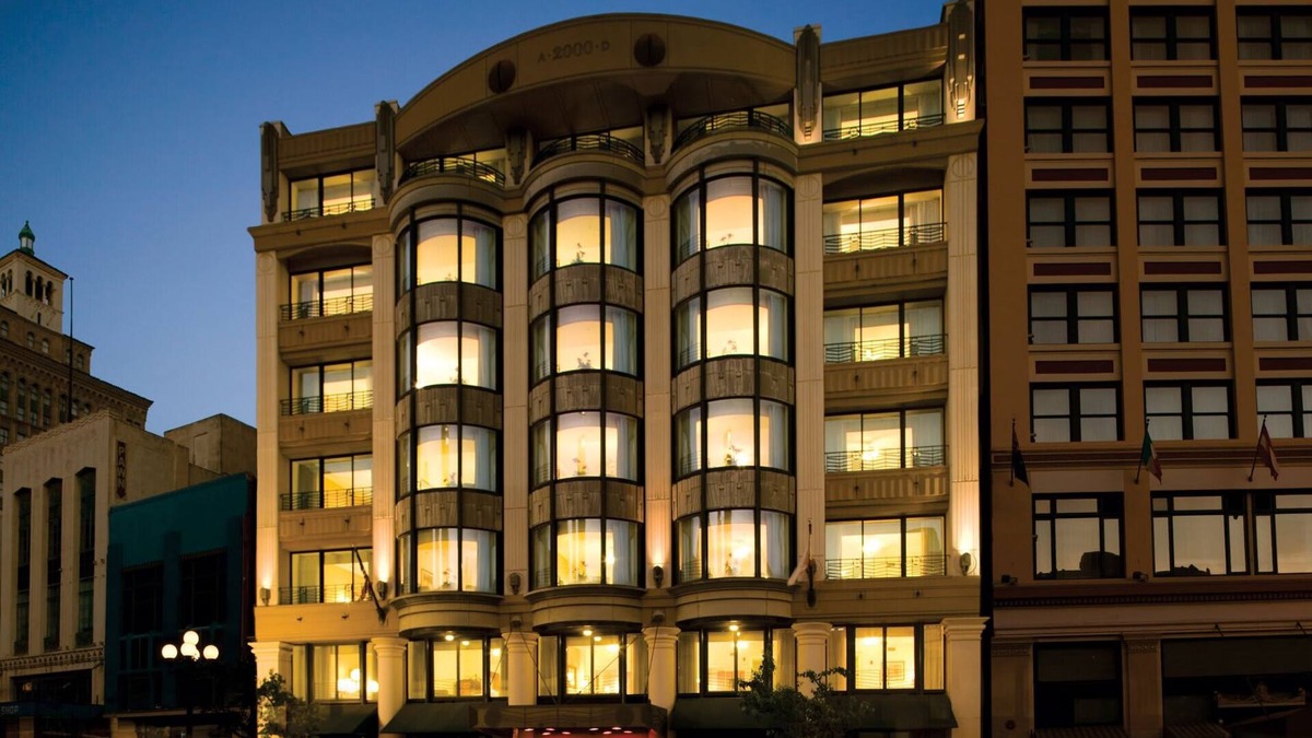 Gaslamp Quarter Condo | Wyndham Harbour Lights | Six Studio Suites