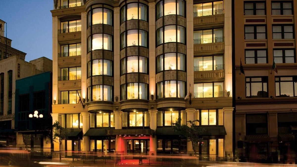Gaslamp Quarter Resort | Wyndham Harbour Lights Studio Deluxe – A Chic Urban Retreat!