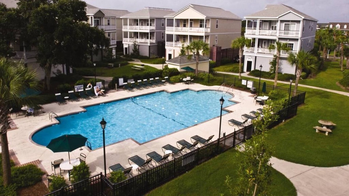 Ocean Ridge Resort | Wyndham Ocean Ridge 2 bedroom deluxe condo with a full kitchen