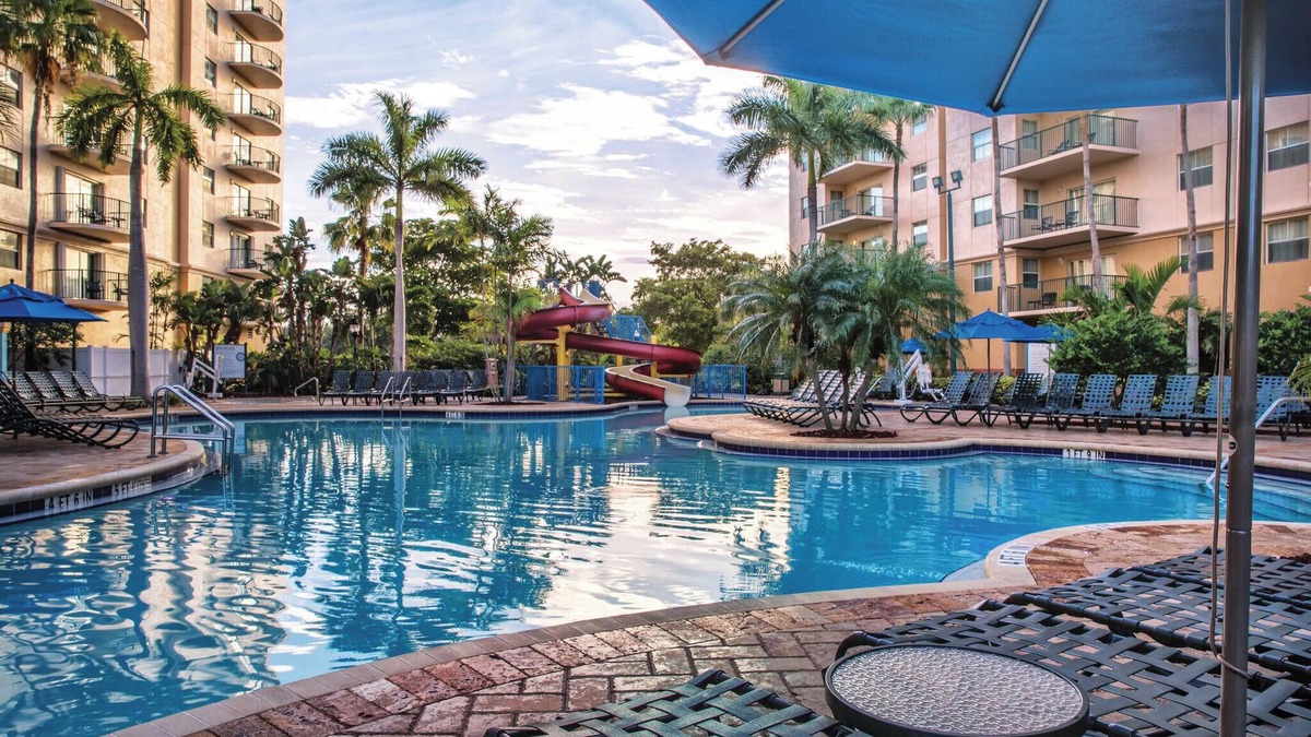 Survey Creek Condo | Wyndham Palm Aire | Four 2BR Suites Sleeps 24!