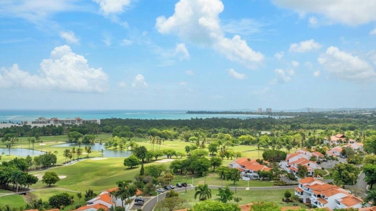 Zarzal Apartment | Wyndham Residence 4BR Penthouse Ocean View