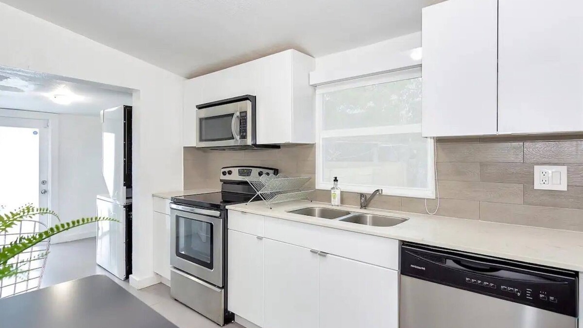 Wynwood Art District House | Wynwood House Pool/Hot Tub/Prkng