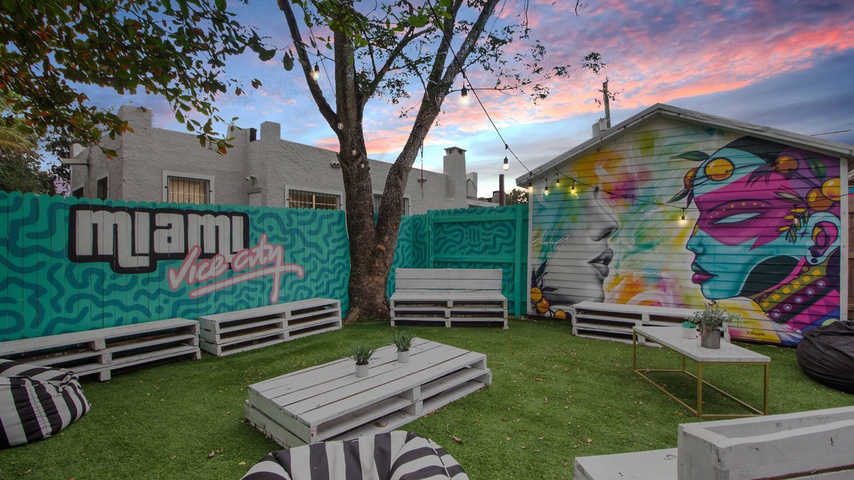 Buena Vista Villa | Wynwood | The Bonds of Art House | 7BR | Sleeps 20