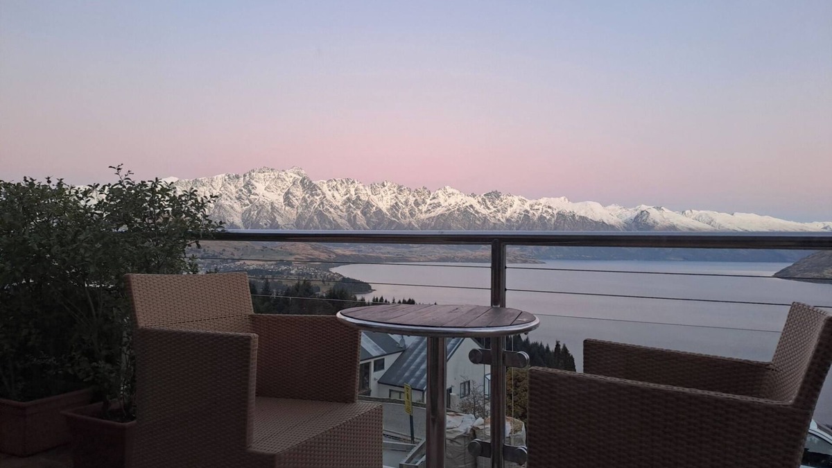 Fernhill Apartment | Wynyard Lake-view