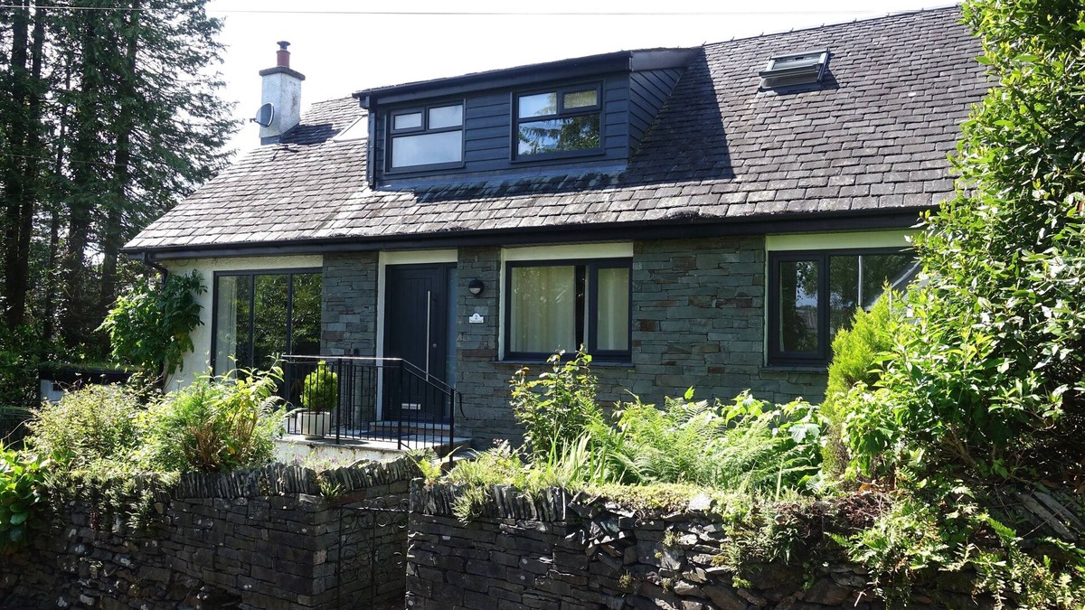 Windermere House | WYSTERIA COTTAGE, family friendly, with open fire in Windermere