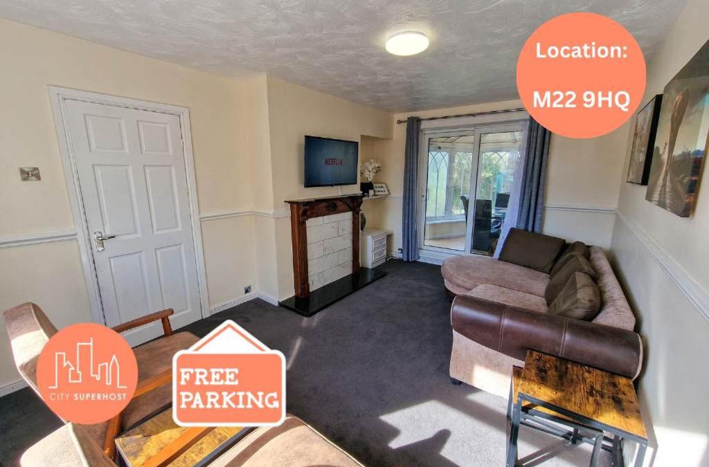 Broadheath House | Wythenshawe 3 bed Family Home by City SuperHost