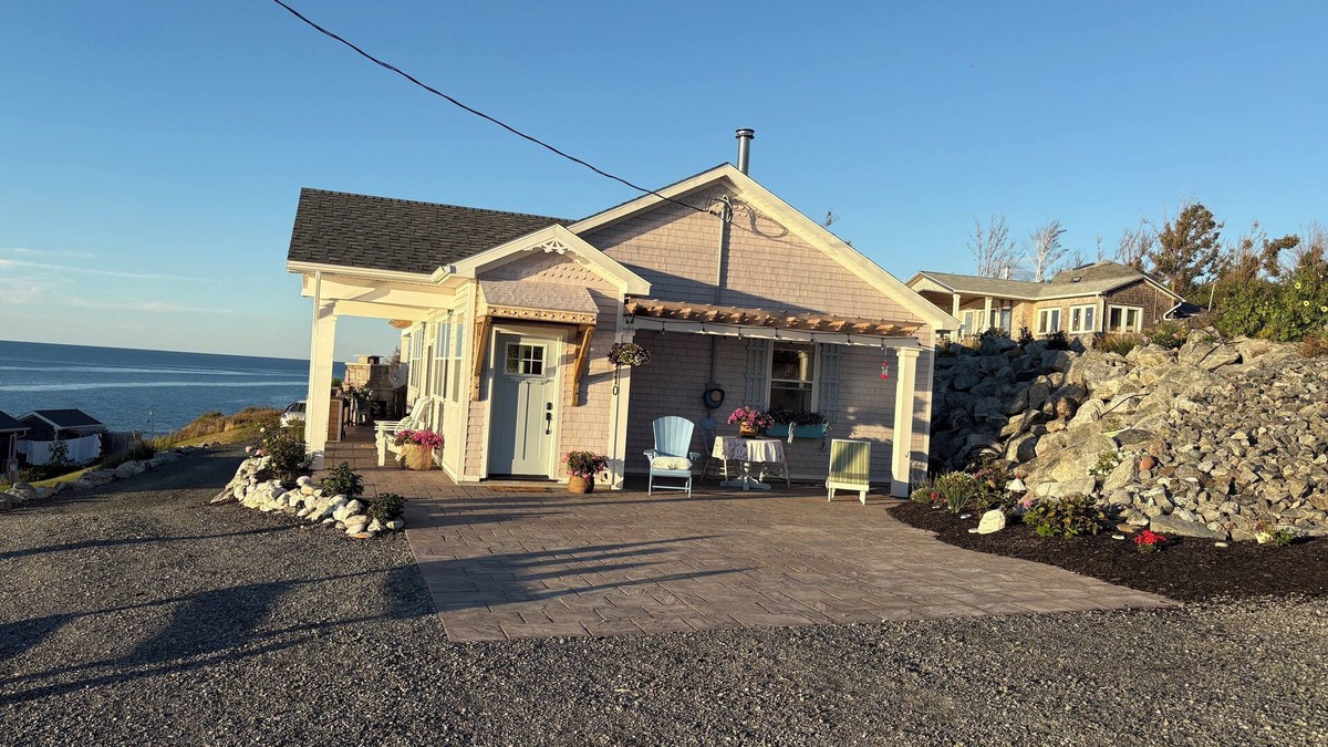 Antigonish County Cottage | Xanadu By The Sea Premium Cottage Rentals(The Hydrangeas)
