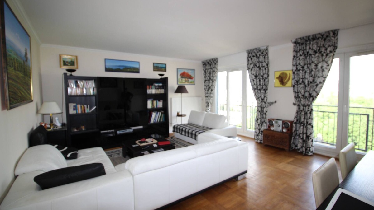 Croulebarbe Apartment | XL apartment for 6 + 3 Bedrooms, 2 BR with a view on PARIS