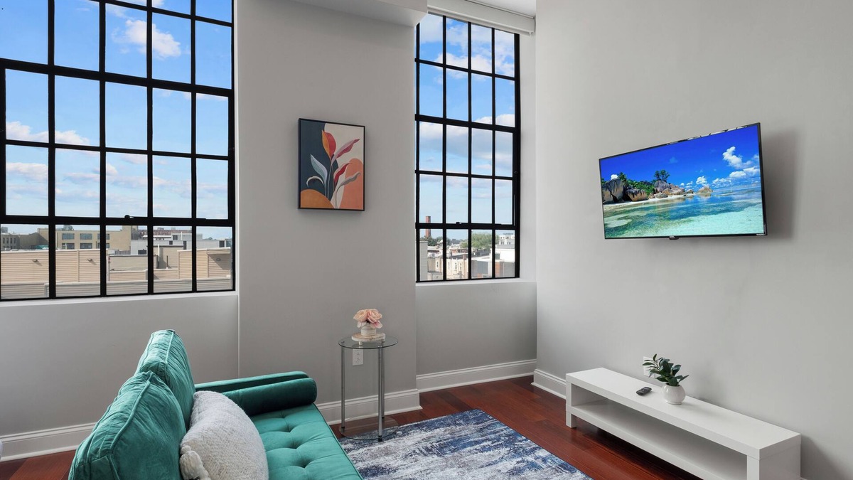 Olde Kensington Apartment | XL Studio - Grand Studio w/Private Gym