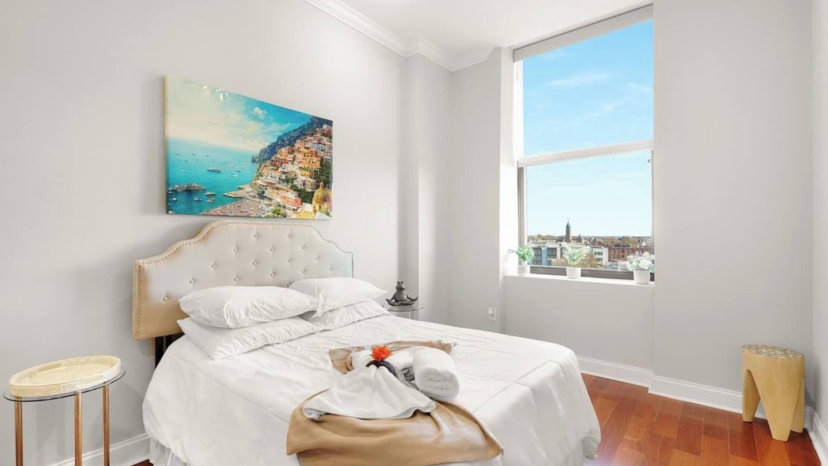 North Philadelphia East Apartment | XL Studio - Studio w/Pool & Scenic Rooftop