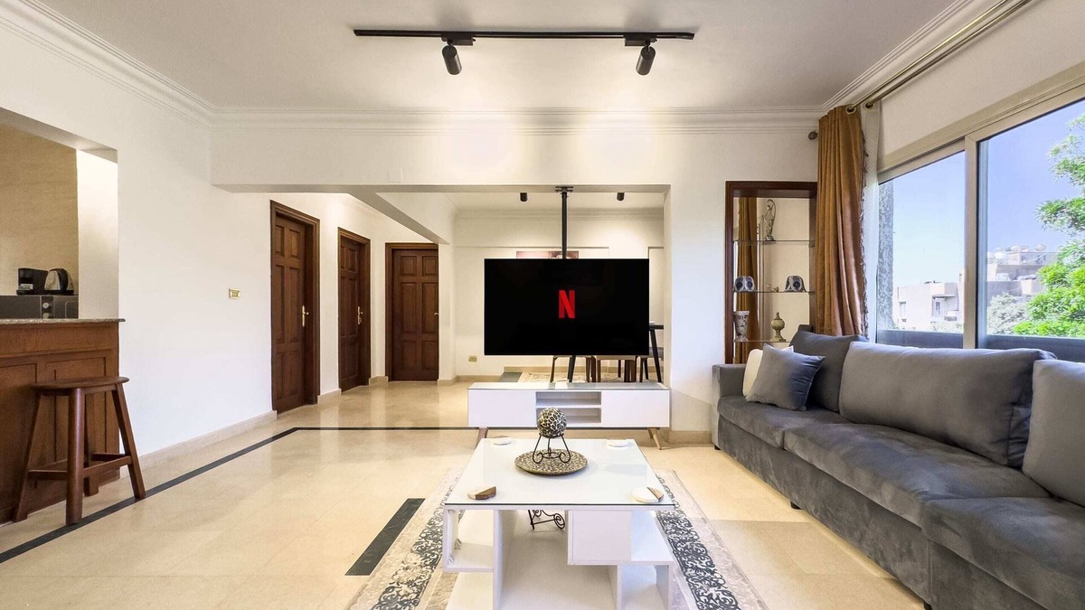 Taqseem Laselky Apartment | Xuru Stays I The 2bdr Velvet Vibe @ Maadi