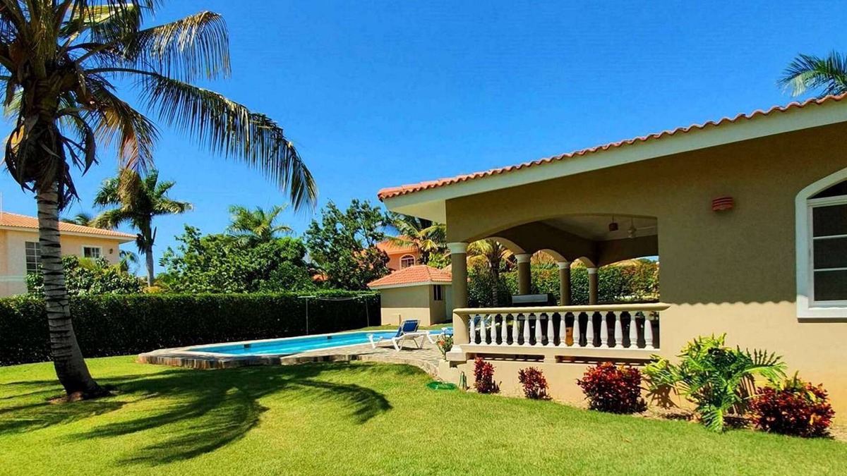 Urbanizacion Tavarez Villa | XXL guest-friendly complex, 14 bedrooms, 3 pools, sport courts, near beach/clubs