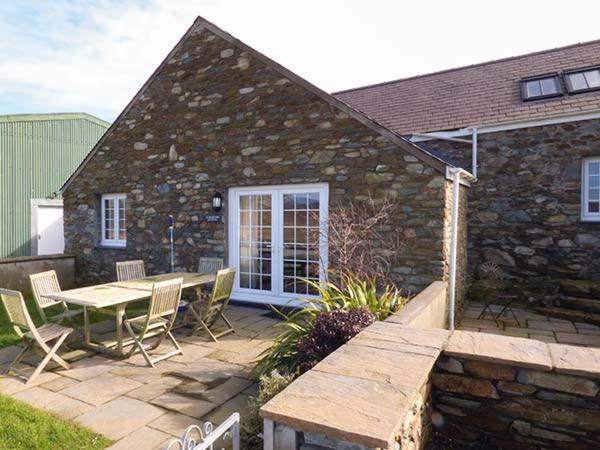 Holyhead House | Y Barcud