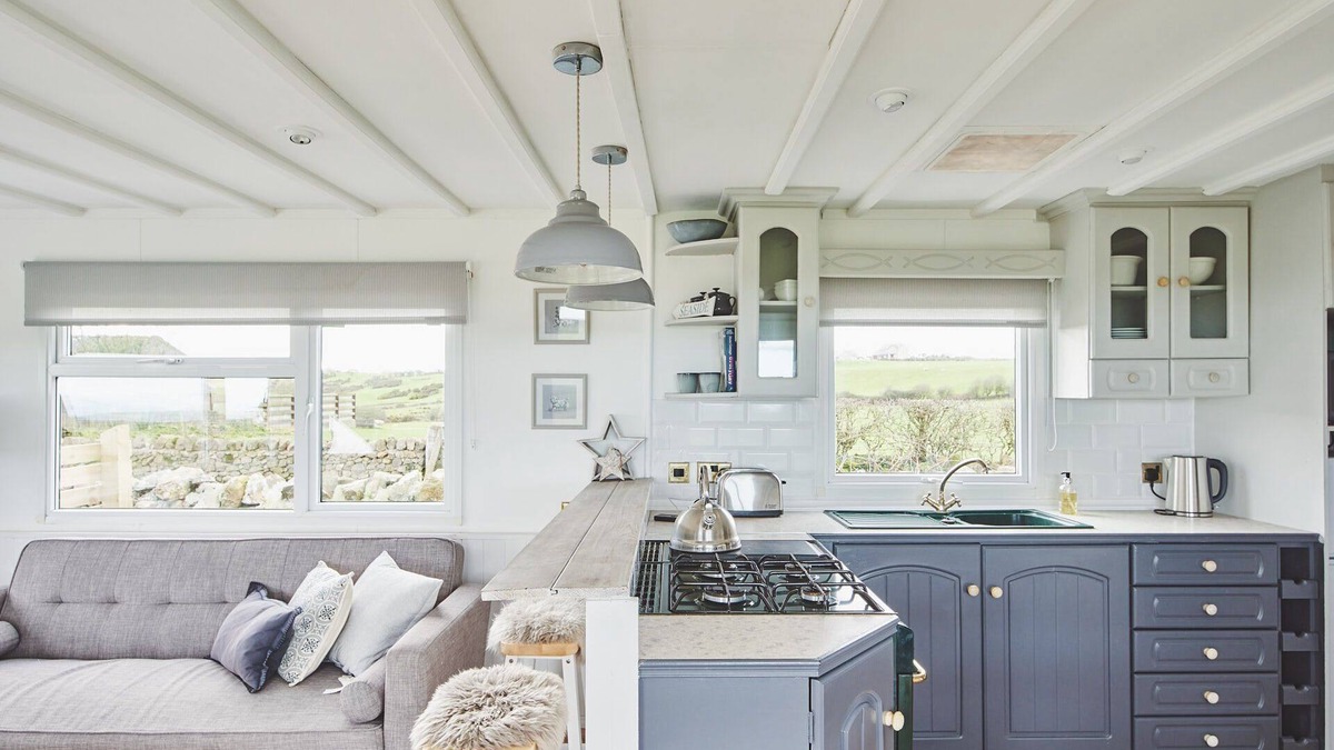 Llanerchymedd Cottage | Y Caban - The Cabin, with stunning views and hot tub