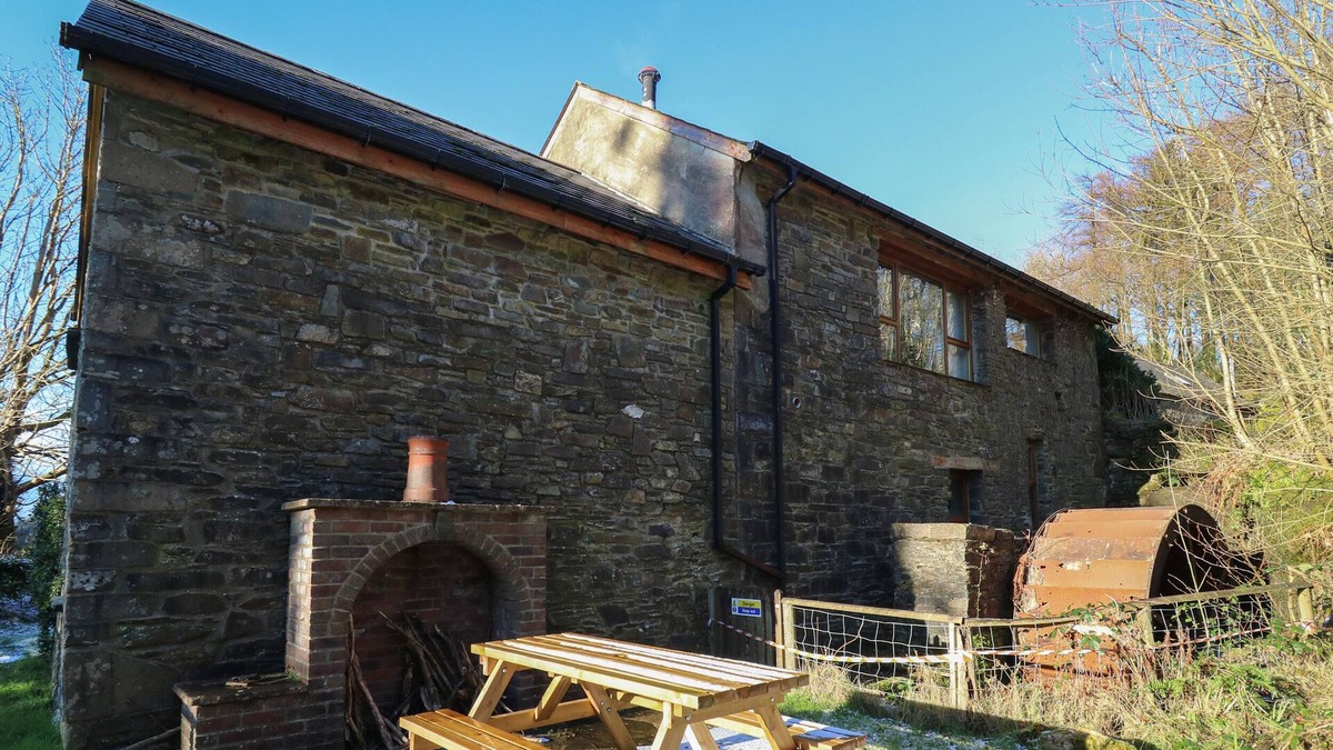 Llanybydder Cottage | Y Felin