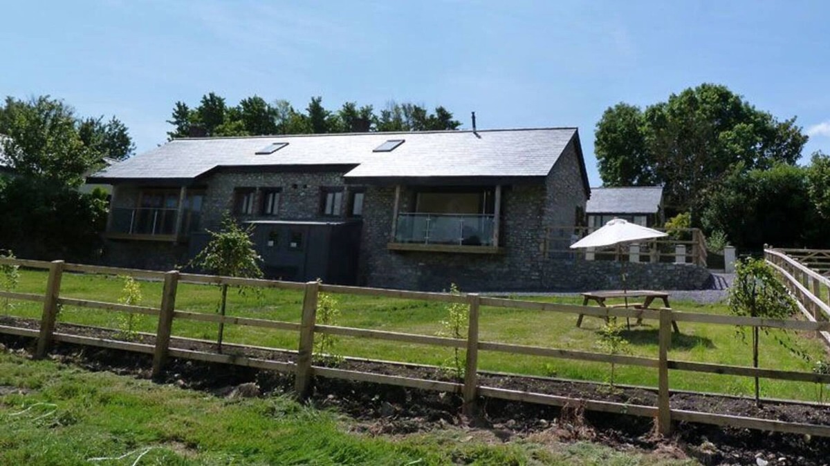 Barry House | Y Golomen in the beautiful Barry