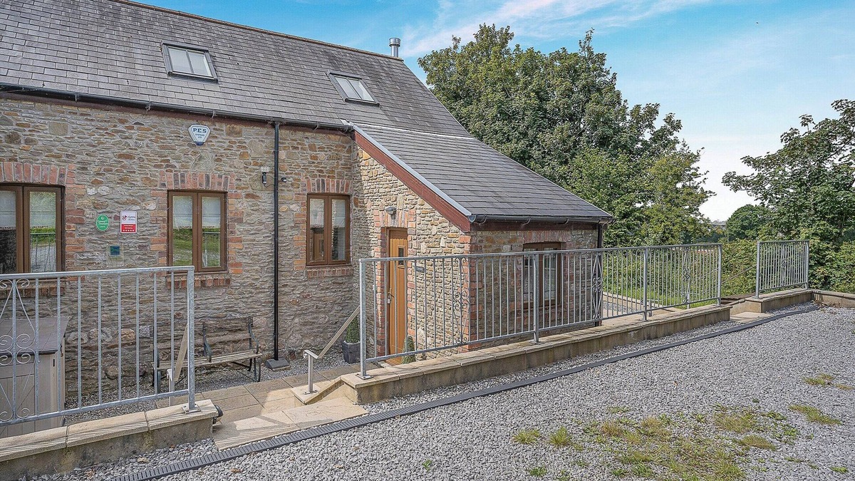 Llanrhidian Higher Cottage | Y Llaethdy - UK49916