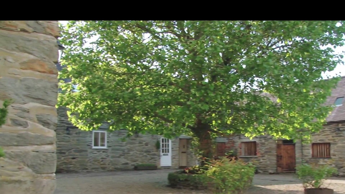 Pennant Melangell Cottage | Y SKUBOR - sleeps 4 guests in 2 bedrooms, Nr Bala, Snowdonia