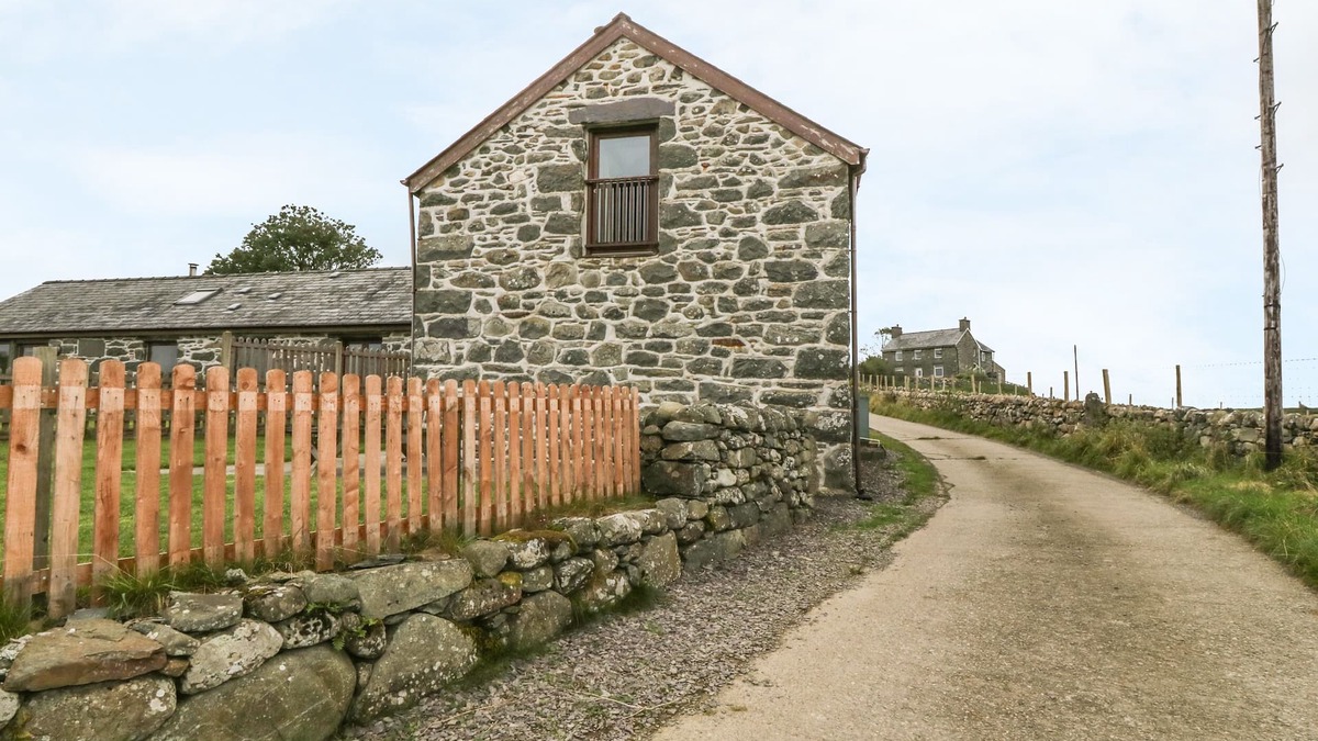 Criccieth Cottage | Y STABAL, pet friendly, character holiday cottage in Criccieth