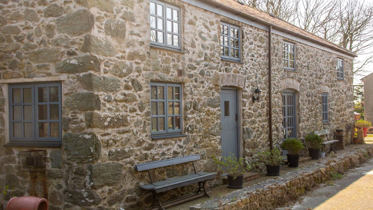 Bodffordd Cottage | Y Wennol - sleeps 8 guests in 3 bedrooms