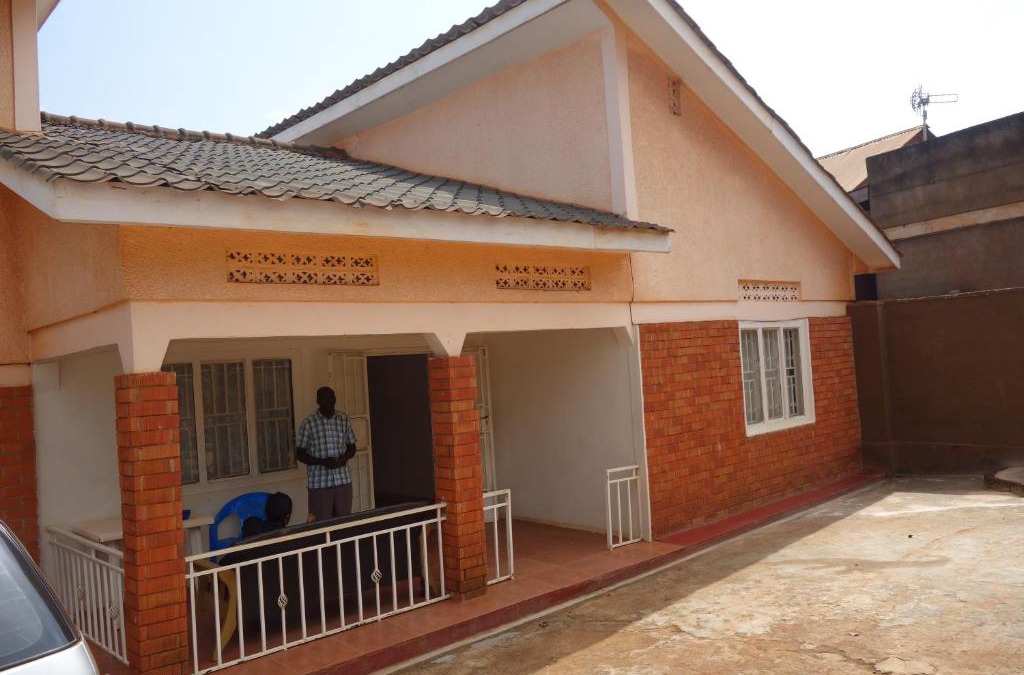Bukoto Hotel | Yahoo Guesthouse