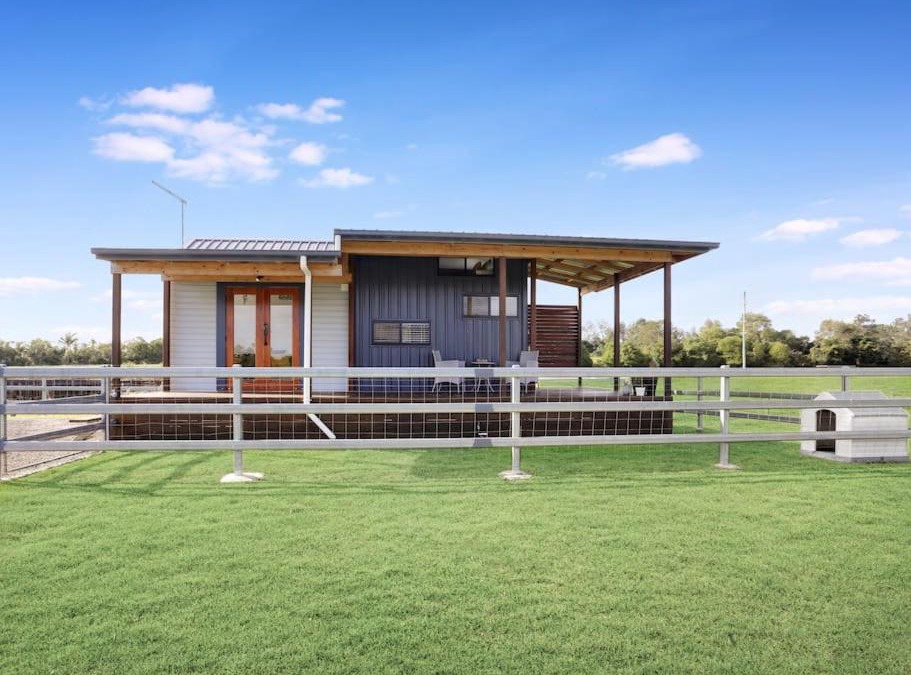 Palmers Channel Villa | Yamba Tiny House Iris