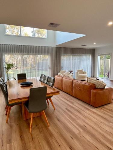 Yarrawonga House | Yarrawonga Golf & Lake Getaway