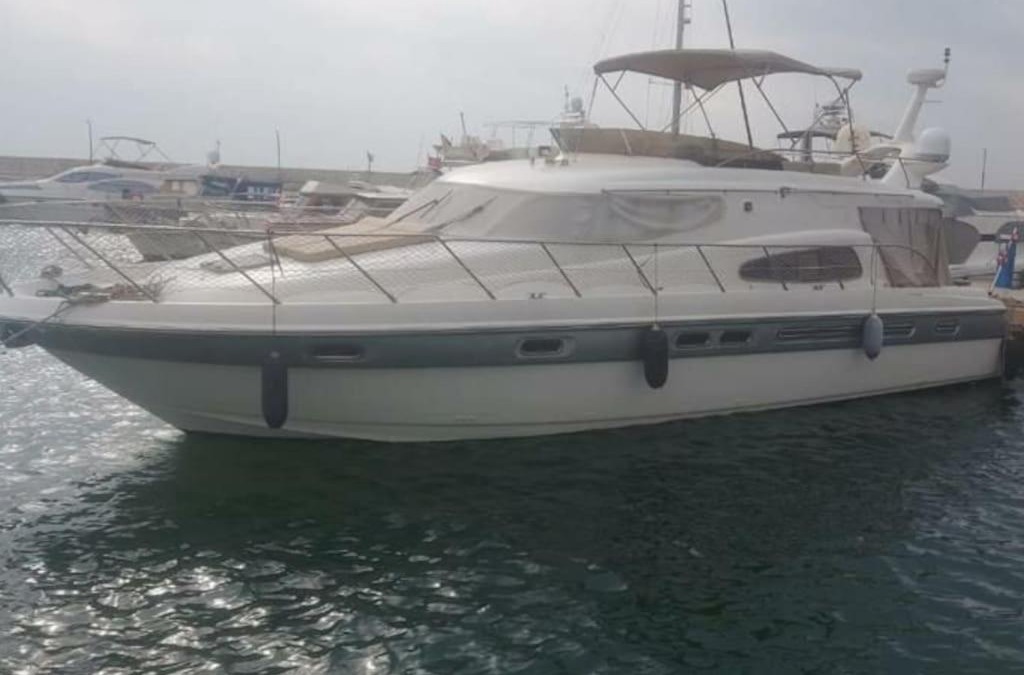 Dalyan Mahallesi Boat Rental | yatch for rent izmir cesme 3 camaras kiralik yat
