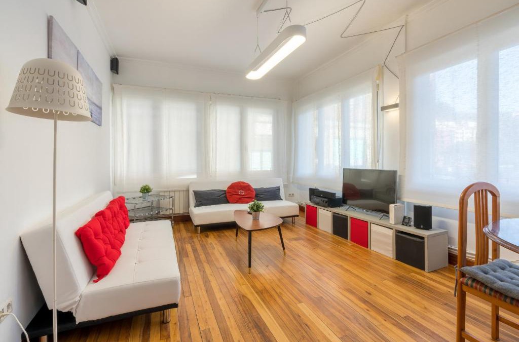 Deustuko San Pedro-Erribera Apartment | Ybarra apartment by People Rentals