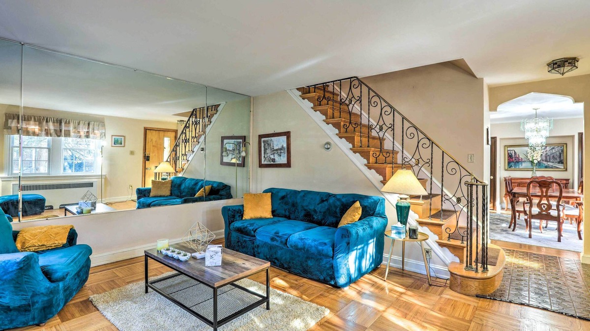 Yeadon House | Yeadon Townhome w/Porch, 7 Mi to Center City