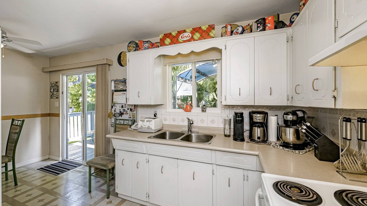 Cloverdale House | Year End Sale- Romantic Bedroom in Metro Vancouver