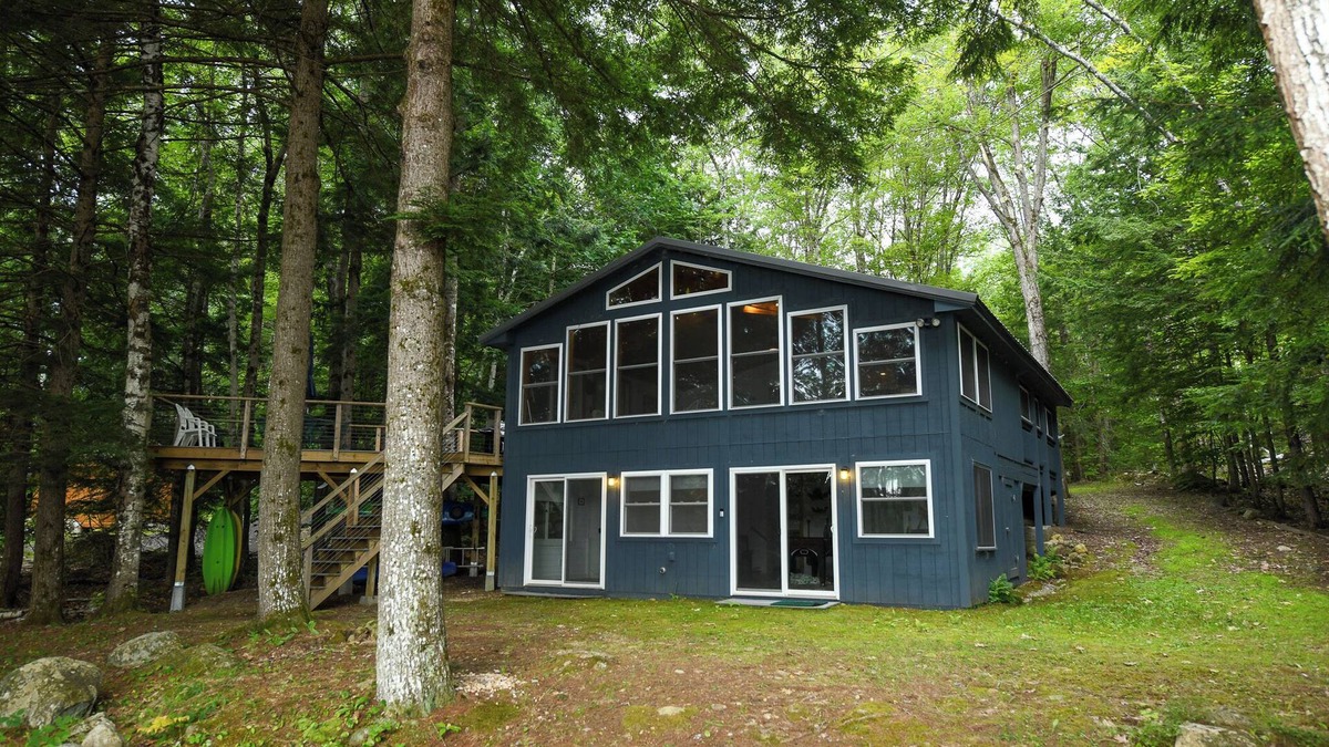 Bridgton House | Year-Round Moose Pond Retreat with Private Waterfront & Fun Activities