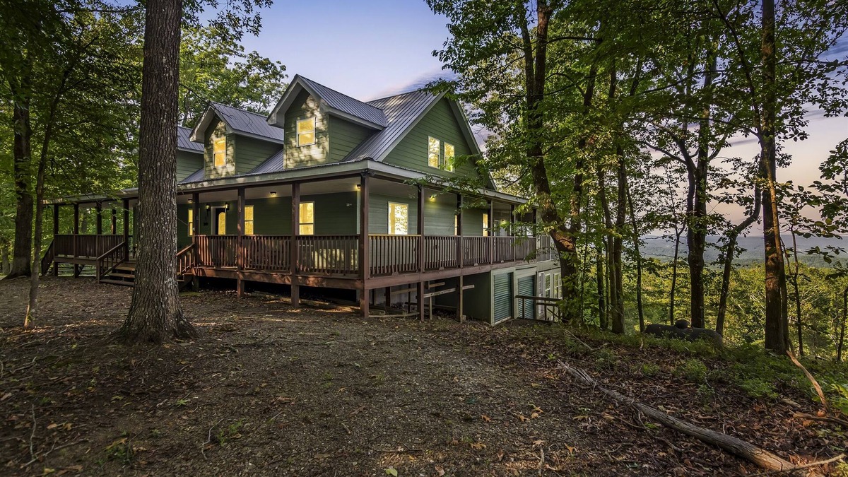 Ranger Cabin | Year Round Mtn View| EV Charger| Hot Tub| Firepit