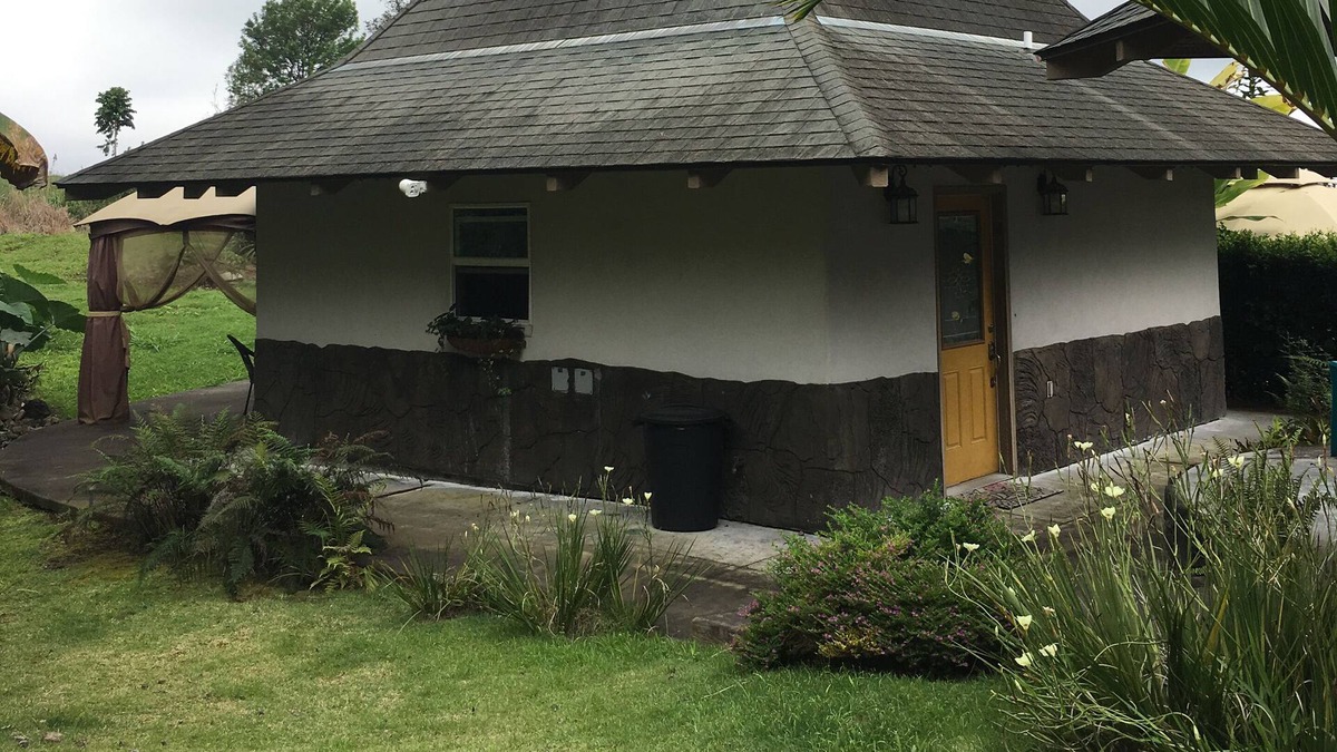 Holualoa Cottage | YELLOW Artists' Cottage TA-038-749-9520-01