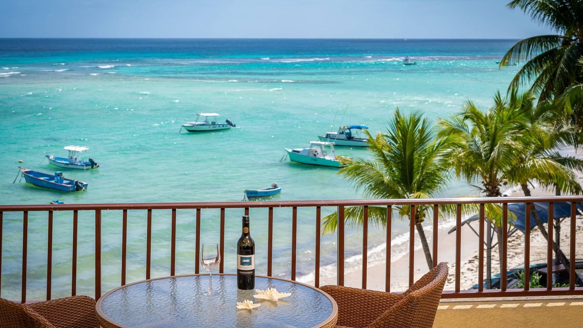 Saint Lawrence Hotel | Yellow Bird Hotel