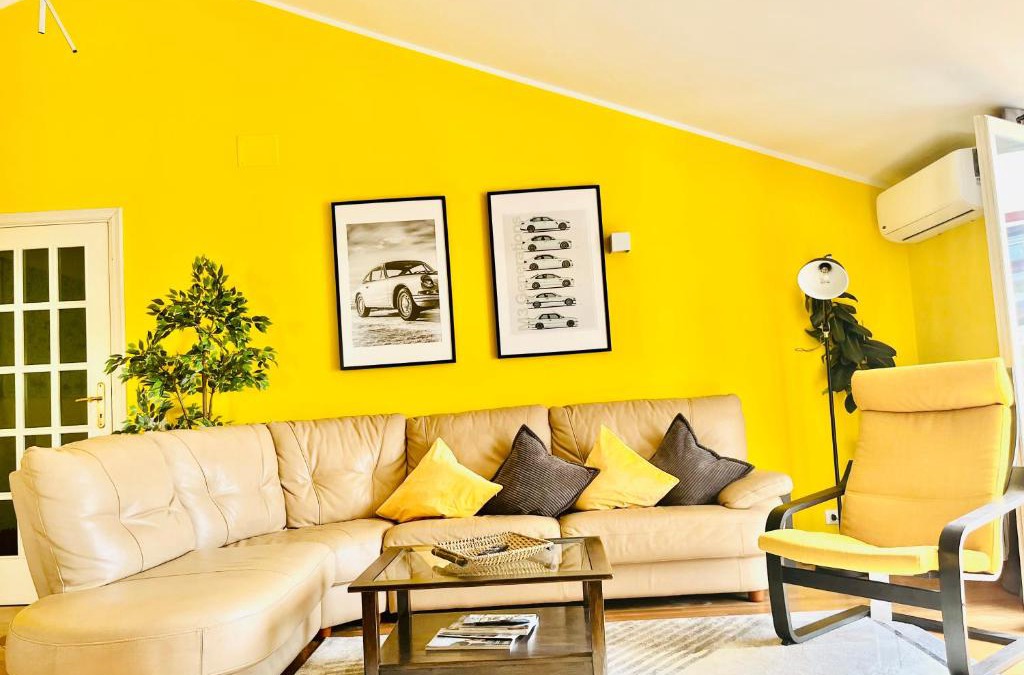 Teramo Apartment | Yellow House