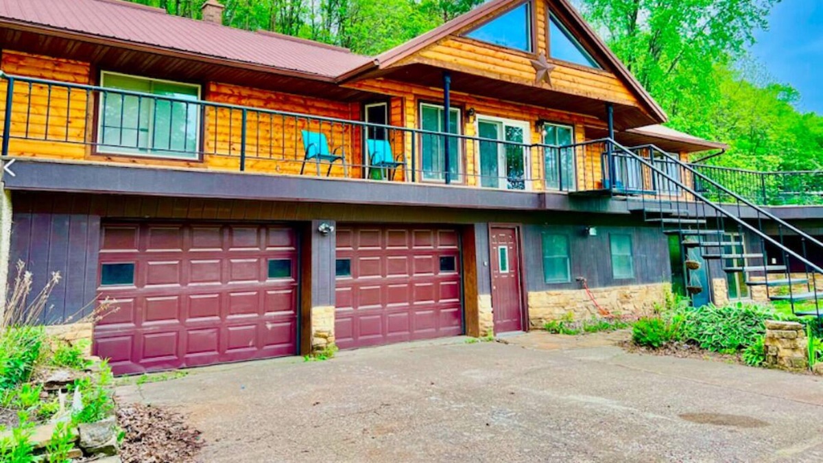 Waterville Cabin | Yellow River Lodge w/ Pool and Hot Tub Jacuzzi