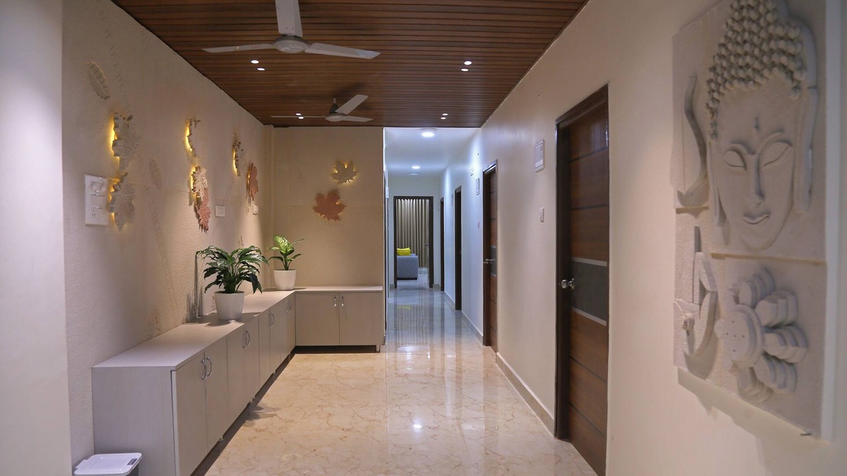 Serilingampally Hotel | Yendluri S Abode